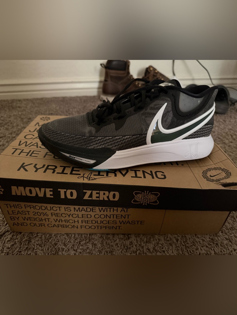 Nike Men’s Black, White & Dark Green Training Sneaker
